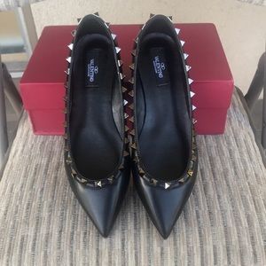 Rock stud flats